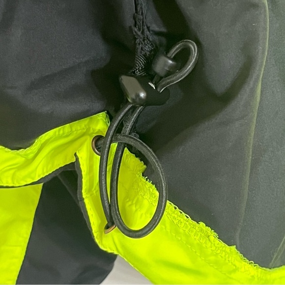 Women’s Brooks Lightweight Running Jacket Windbreaker Yellow Black Size Small - Picture 13 of 16